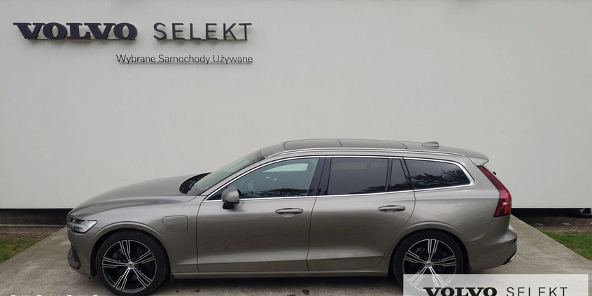 Volvo V60 cena 174900 przebieg: 92665, rok produkcji 2021 z Sulmierzyce małe 781